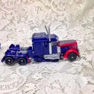 Transformers Octomus Prime Truck 7in x 3.5inx 2.5in